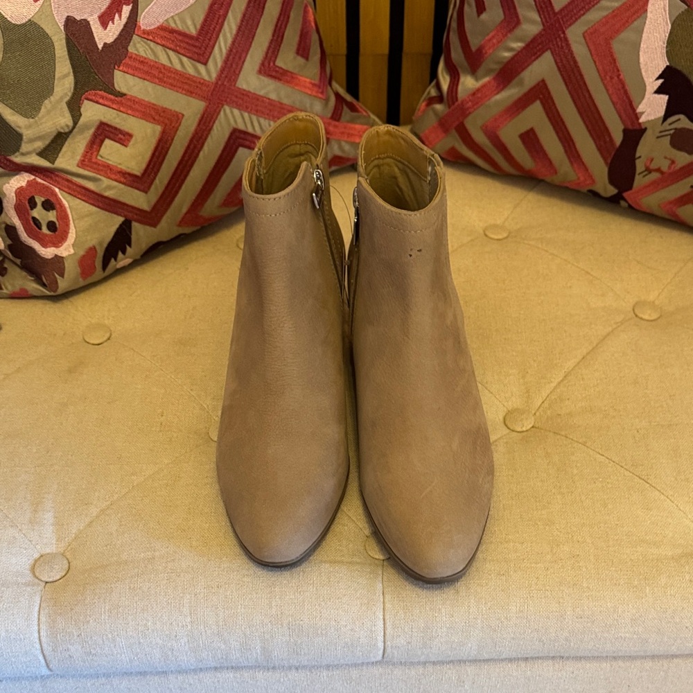 Blondo Taupe Heeled Boots